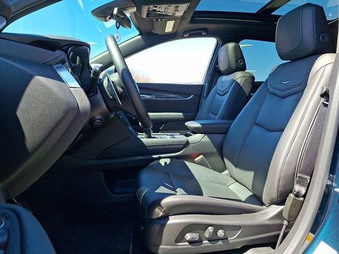 Certified 2025 Cadillac XT5 Sportv image 12