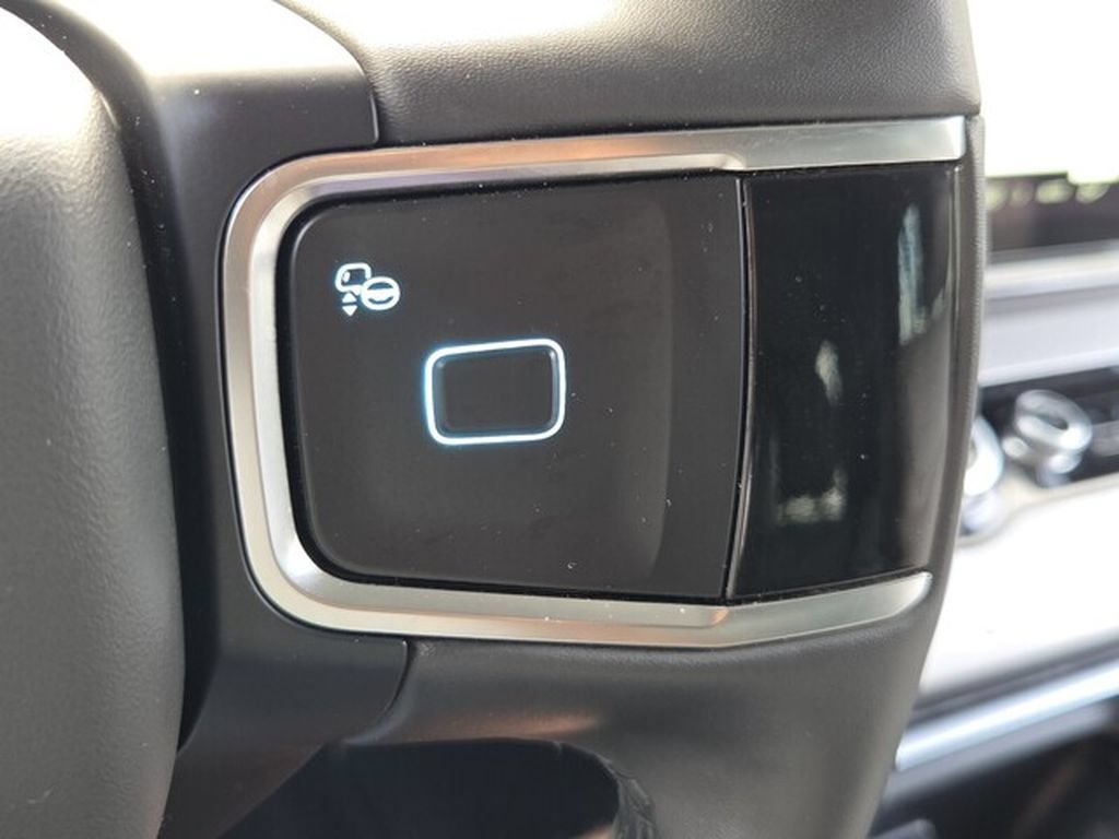 Used 2025 Ford Expedition Active AWD/4WD image 32