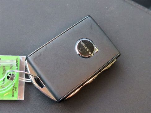 New 2025 Volvo XC90 B5 Core w/ Protection Package Premier image 26