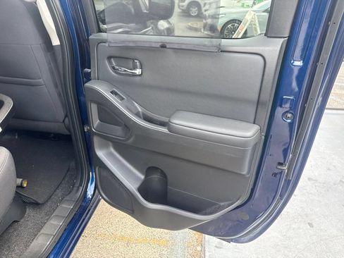 Used 2022 Nissan Frontier SV RWD image 7