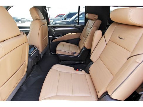 New 2026 Cadillac Escalade ESV Luxury w/ Touring Package AWD/4WD image 7