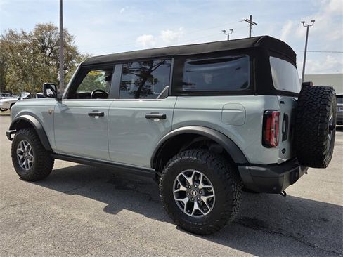 Used 2024 Ford Bronco Badlands image 5