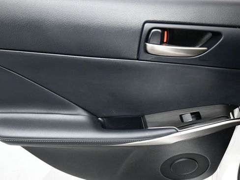 Used 2020 Lexus IS 300 image 28