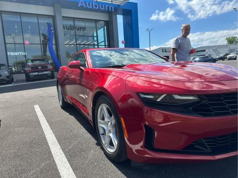 Used 2019 Chevrolet Camaro LT RWD image 2