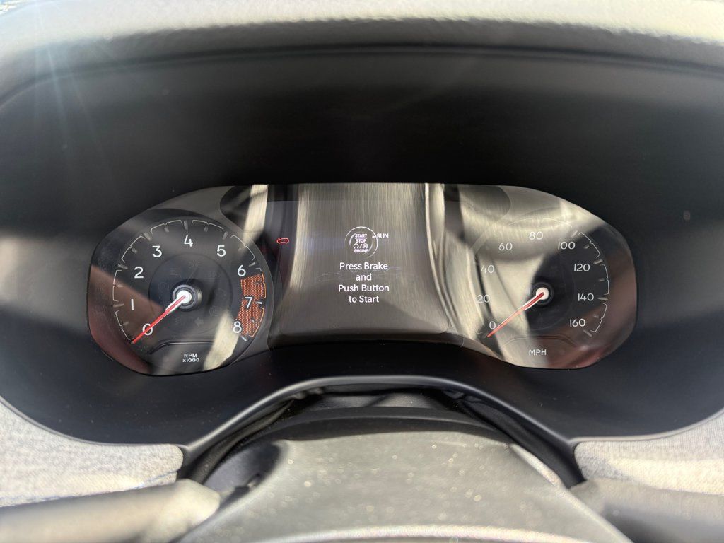 Used 2025 Jeep Compass Latitude AWD/4WD image 16