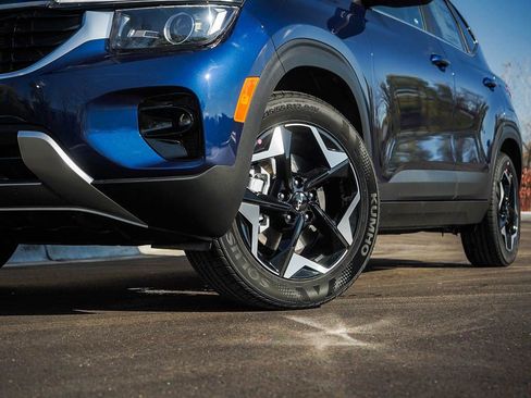 New 2026 Kia Seltos EX image 6