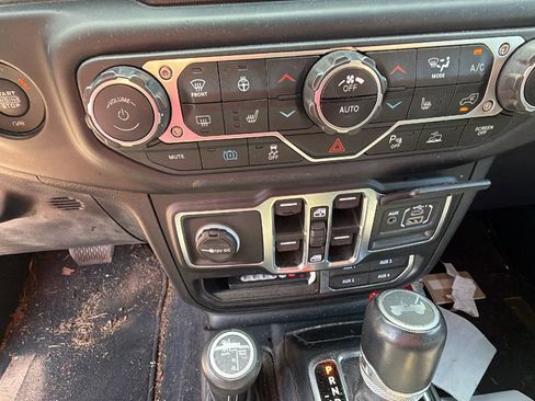 Used 2021 Jeep Wrangler Unlimited Sahara w/ Cold Weather Group image 28