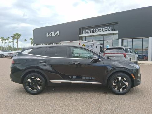 New 2026 Kia Sportage LX w/ LX Convenience Package FWD image 3