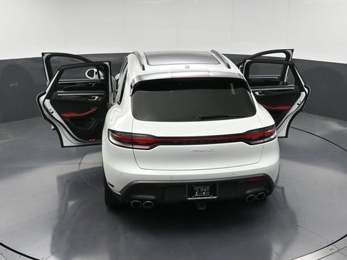 Certified 2022 Porsche Macan S image 35