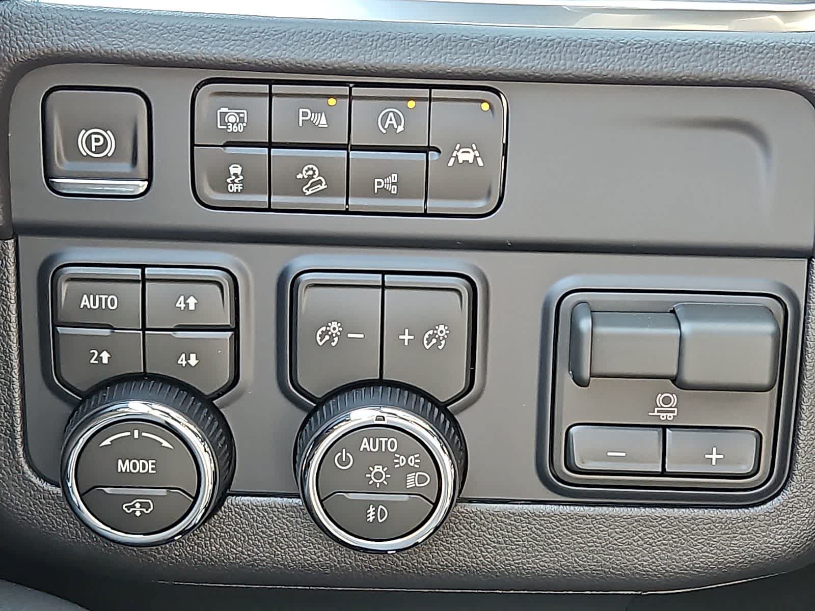 New 2026 Chevrolet Suburban High Country AWD/4WD image 21