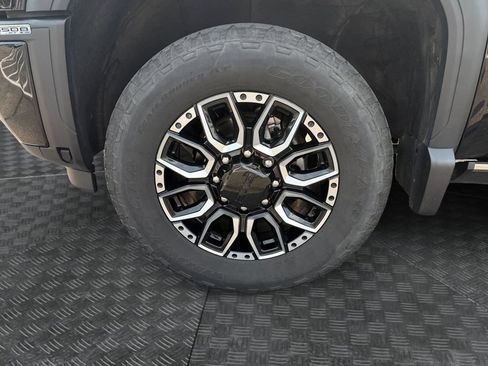 Used 2024 GMC Sierra 3500 Denali Ultimate AWD/4WD image 14