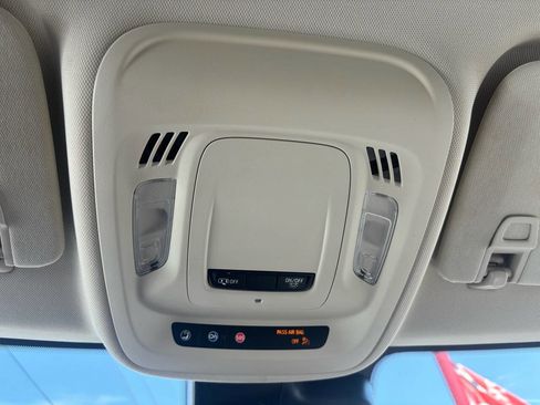 Used 2021 Buick Envision Essence image 32