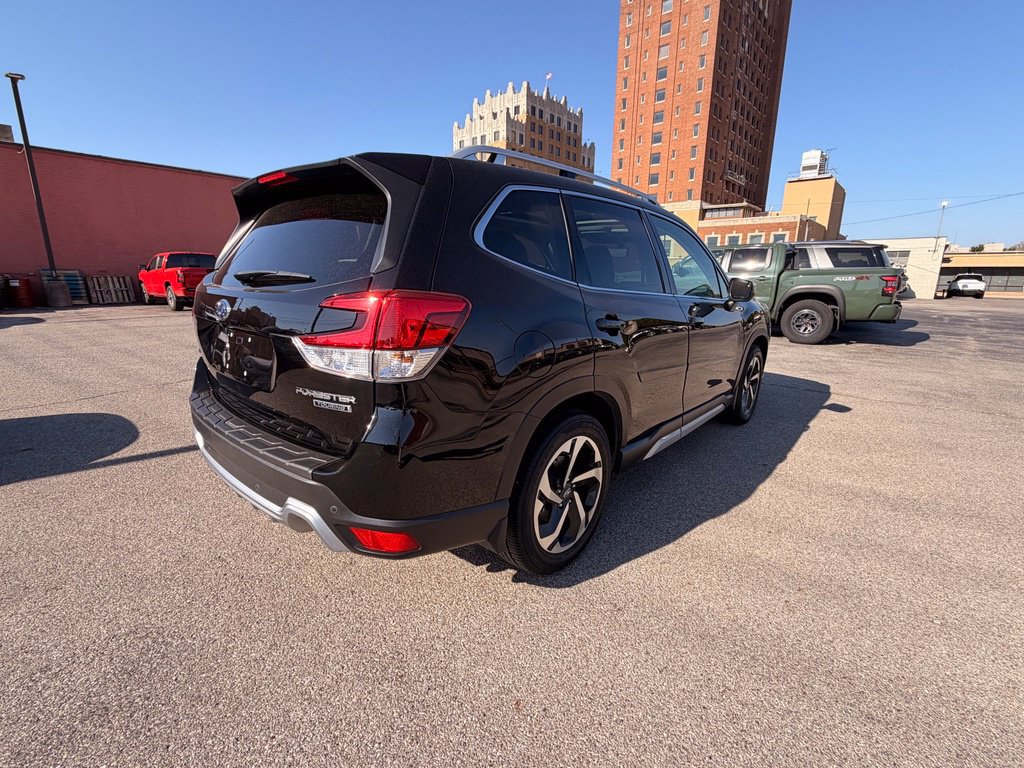 Used 2022 Subaru Forester Touring AWD/4WD image 7