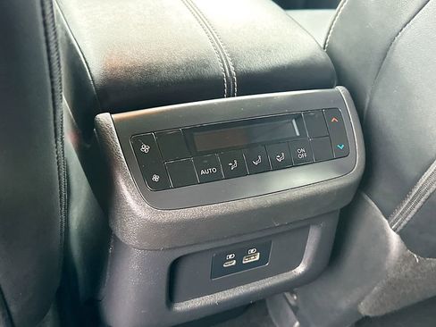 Used 2023 Nissan Pathfinder SL image 24