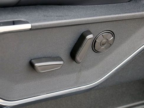 New 2026 Ford F250 Platinum w/ Tremor Off-Road Package image 24