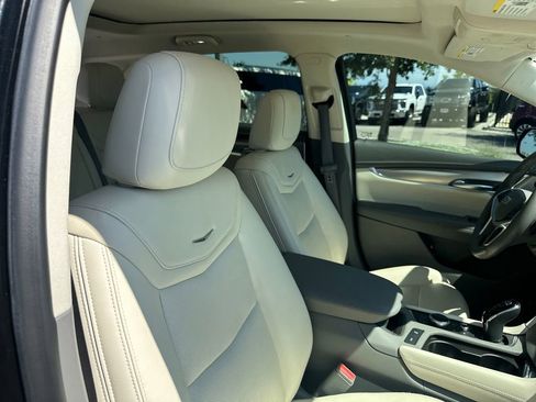 Used 2023 Cadillac XT5 Premium Luxury w/ Technology Package FWD image 34