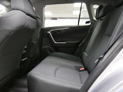 Used 2021 Toyota RAV4 LE w/ Carpet Mat Package (TMS) AWD/4WD image 20