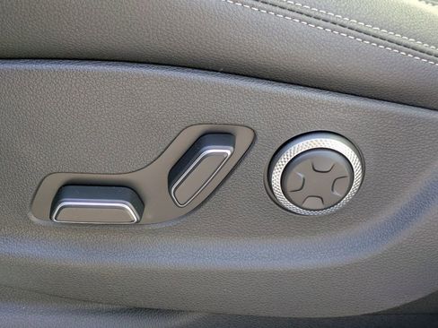 New 2026 Genesis GV70 2.5T Select AWD/4WD image 17