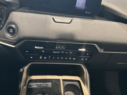 Used 2024 MAZDA CX-90 3.3 Turbo w/ Premium Package image 12