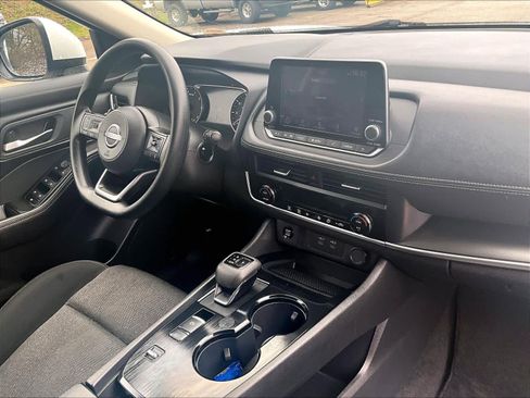 Used 2024 Nissan Rogue SV image 14