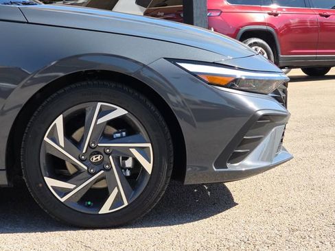 Certified 2025 Hyundai Elantra Sport image 5