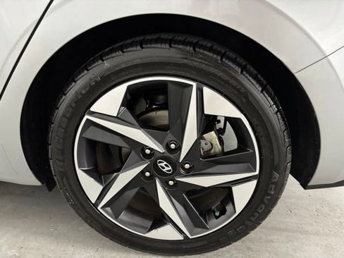 Used 2021 Hyundai Elantra SEL w/ Convenience + Premium Package FWD image 8
