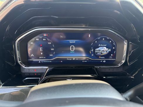 Used 2024 Chevrolet Silverado 1500 LT AWD/4WD image 27