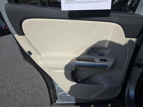 Used 2025 Mercedes-Benz GLA 250 4MATIC image 13