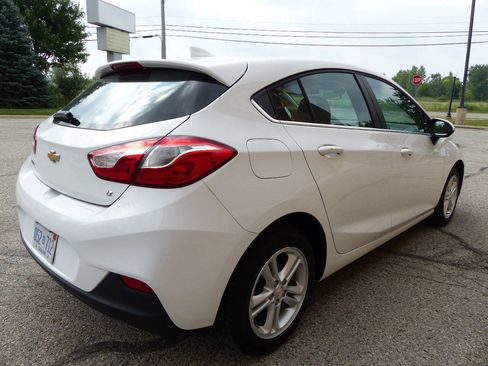 Used 2018 Chevrolet Cruze LT w/ Convenience Package FWD image 12