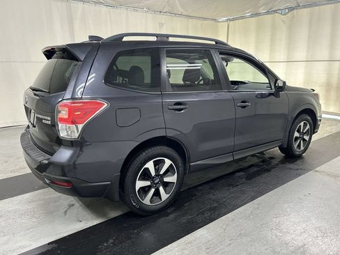 Used 2017 Subaru Forester 2.5i Premium AWD/4WD image 2