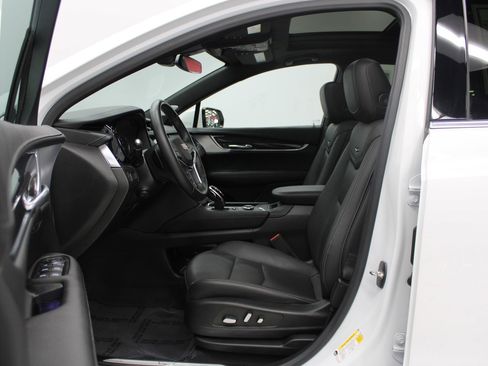 Certified 2022 Cadillac XT5 Premium Luxury image 14