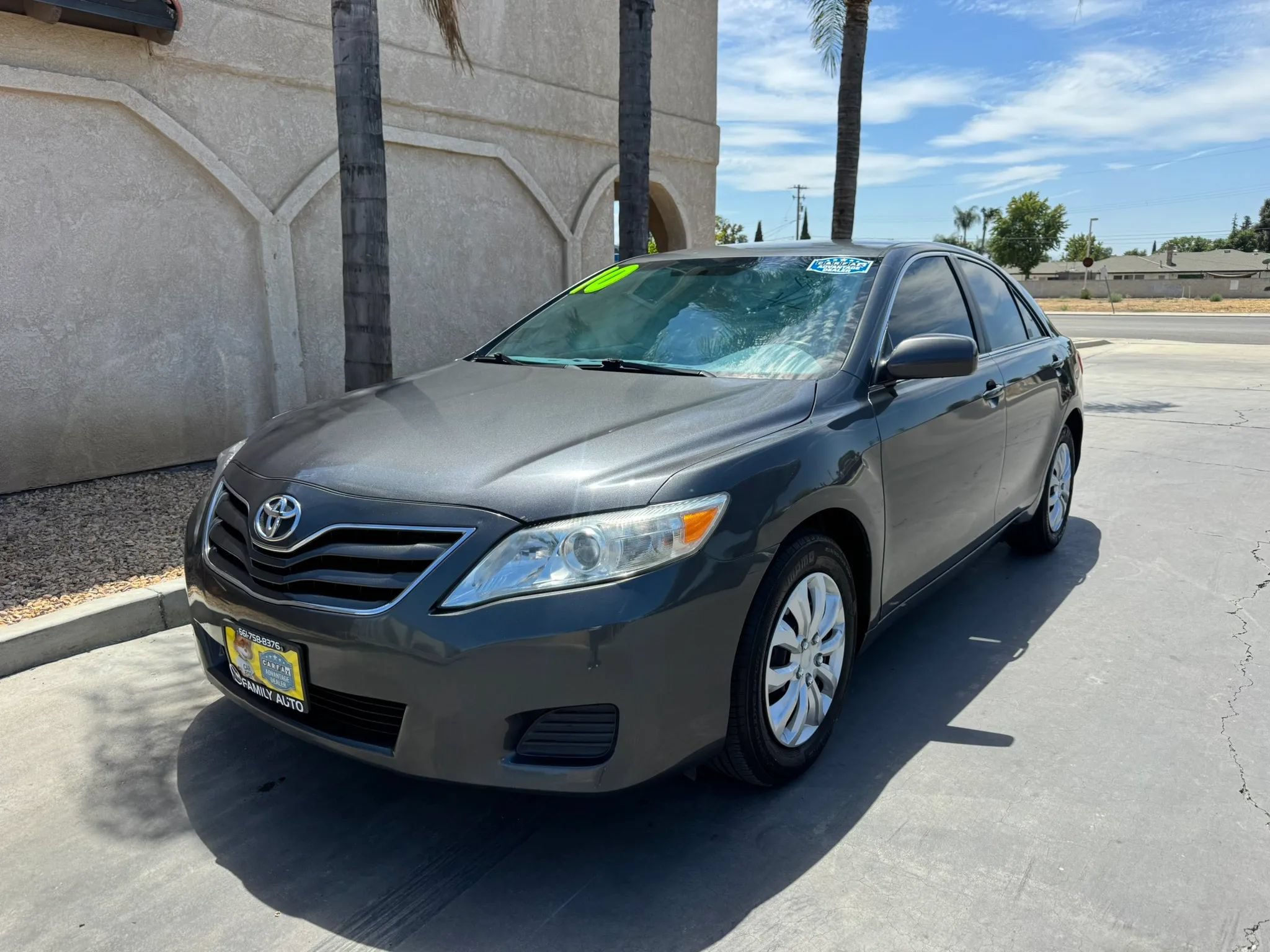Used 2010 Toyota Camry LE FWD image 1