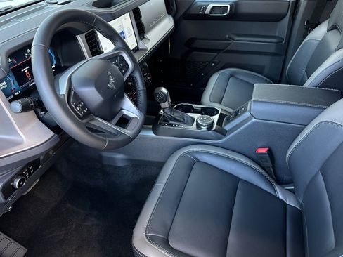 New 2025 Ford Bronco Outer Banks image 9
