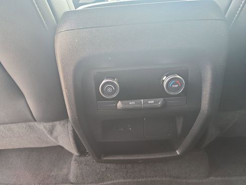 Used 2025 Buick Enclave Preferred FWD image 32