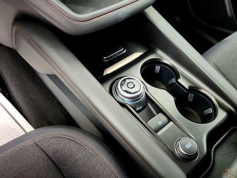 Used 2025 Ford Explorer Active AWD/4WD image 16