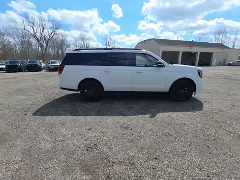 Used 2025 Ford Expedition Max Platinum w/ Stealth Appearance Package AWD/4WD image 8