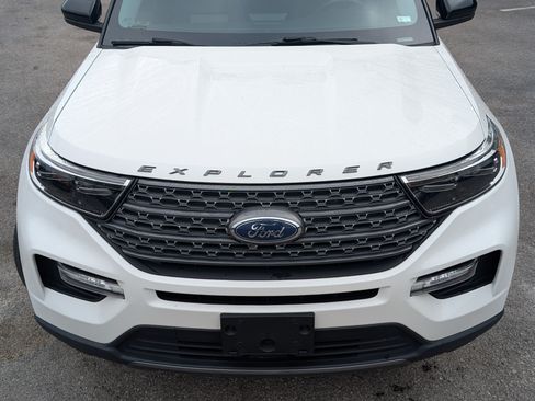 Used 2022 Ford Explorer XLT w/ Equipment Group 202A RWD image 12