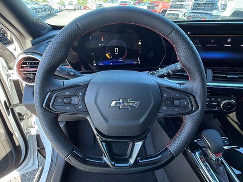 New 2026 Chevrolet Trax RS w/ Sunroof Package FWD image 22