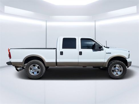 Used 2005 Ford F250 Lariat image 2