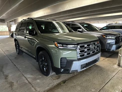 Certified 2026 Honda Pilot TrailSport image 3