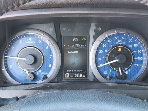 Used 2018 Toyota Sienna XLE Premium w/ Carpet Mat Package image 32