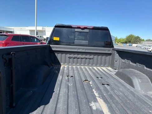 Used 2022 GMC Sierra 3500 Denali w/ Denali Black Diamond Edition AWD/4WD image 7