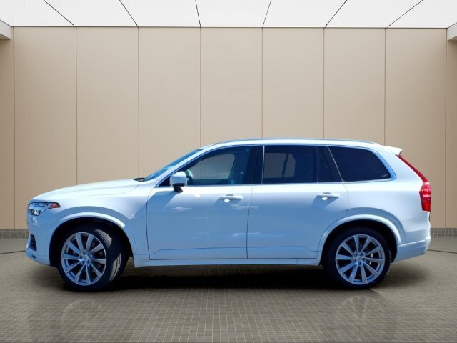 Used 2020 Volvo XC90 T6 Momentum AWD/4WD image 11