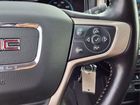 Certified 2022 GMC Canyon Denali w/ Denali Black Edition Package AWD/4WD image 11