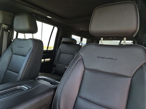 Used 2024 GMC Yukon XL Denali RWD image 27