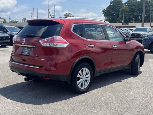 Used 2016 Nissan Rogue SV w/ SV Premium Package FWD image 3