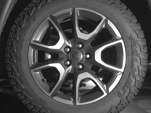 Used 2025 Jeep Compass Trailhawk AWD/4WD image 14