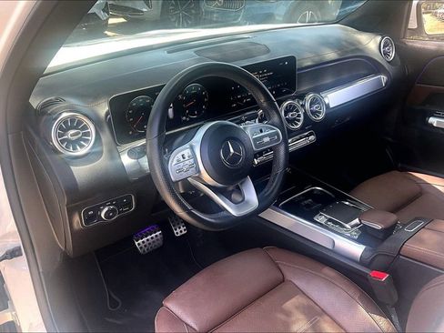 Used 2020 Mercedes-Benz GLB 250 image 17