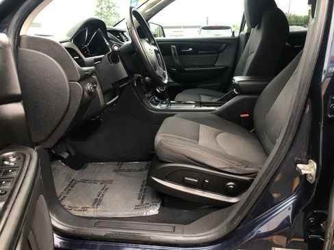 Used 2015 Chevrolet Traverse LT w/ Style and Technology Package FWD image 18