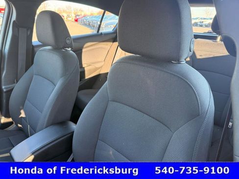 Used 2017 Chevrolet Cruze LT w/ Convenience Package image 25